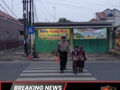 Berangkat Sekolah Disambut Polisi, Pulang Membawa Cerita